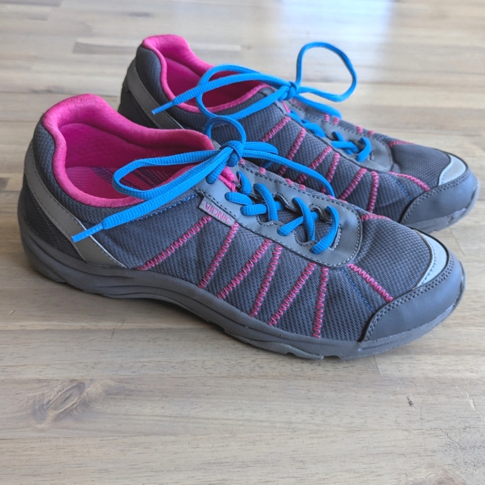 Vionic Alliance Walking Shoes (Size 9.5)‎